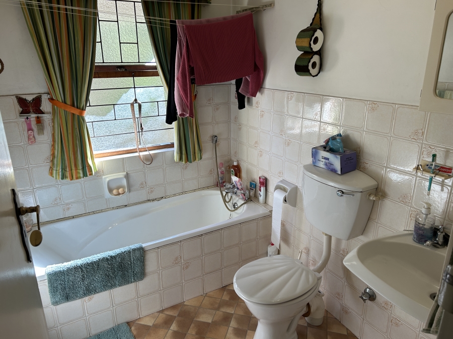 3 Bedroom Property for Sale in Loevenstein Western Cape